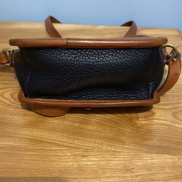 Dooney & Bourke black leather crossbody bag - Picture 6 of 12